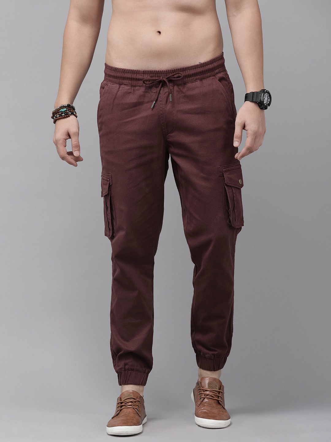 

The Roadster Life Co. Men Mid-Rise Cargo Style Joggers, Burgundy