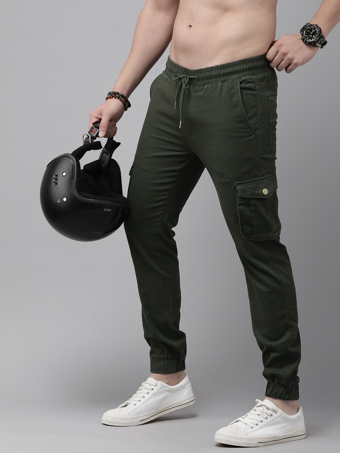 

The Roadster Lifestyle Co. Men Solid Mid Rise Cargo Joggers, Olive