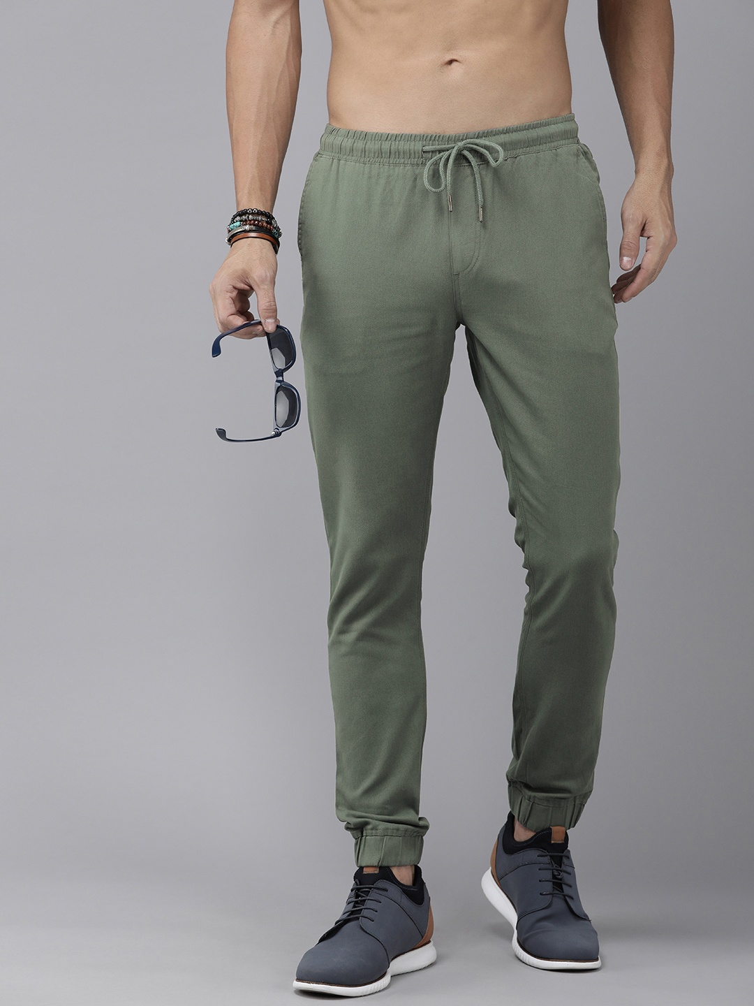 

The Roadster Life Co. Men Mid-Rise Joggers, Green