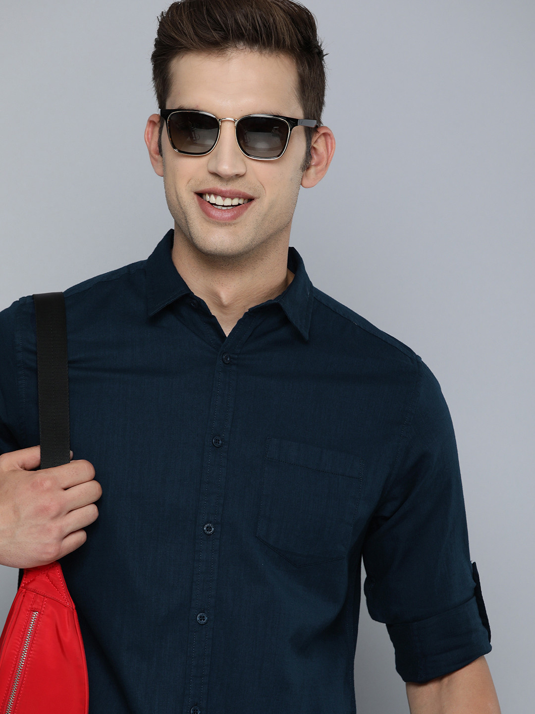 

HERE&NOW Men Pure Cotton Slim Fit Spread Collar Casual Shirt, Navy blue