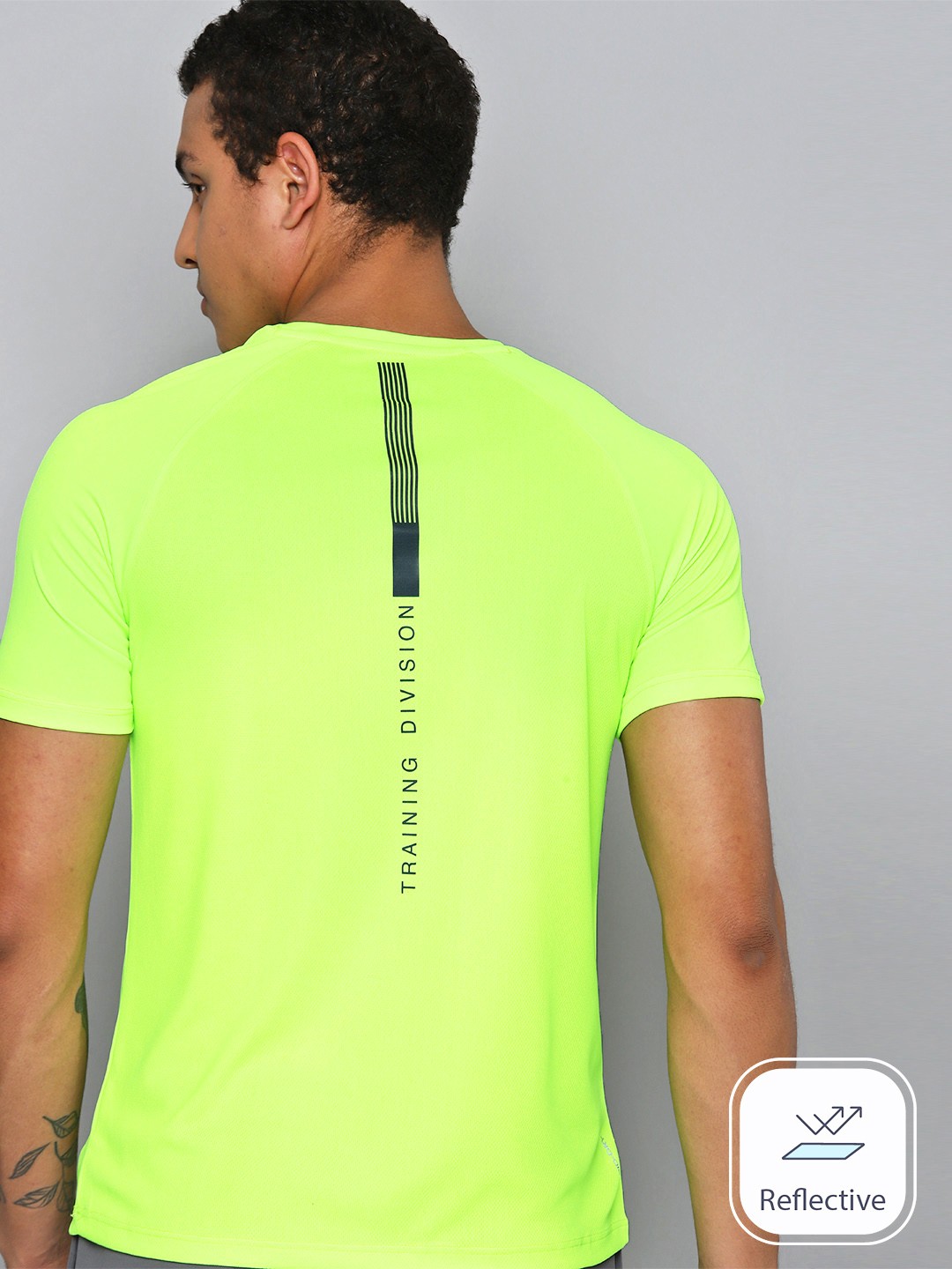 

HRX by Hrithik Roshan Men Back Detail Rapid-Dry Training T-shirt, Fluorescent green