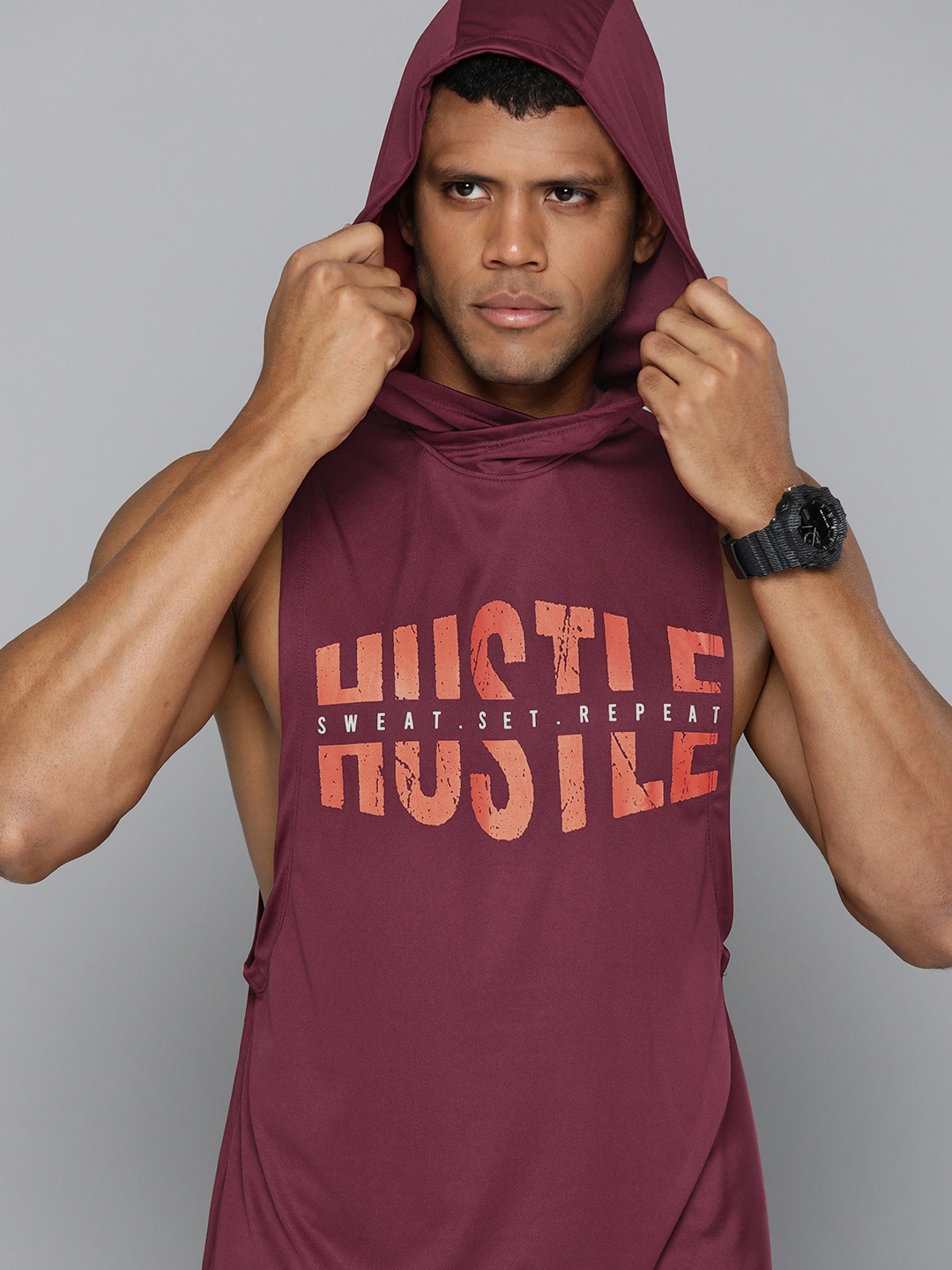 

HRX by Hrithik Roshan Men Printed Hooded Rapid-Dry Training T-shirt, Burgundy