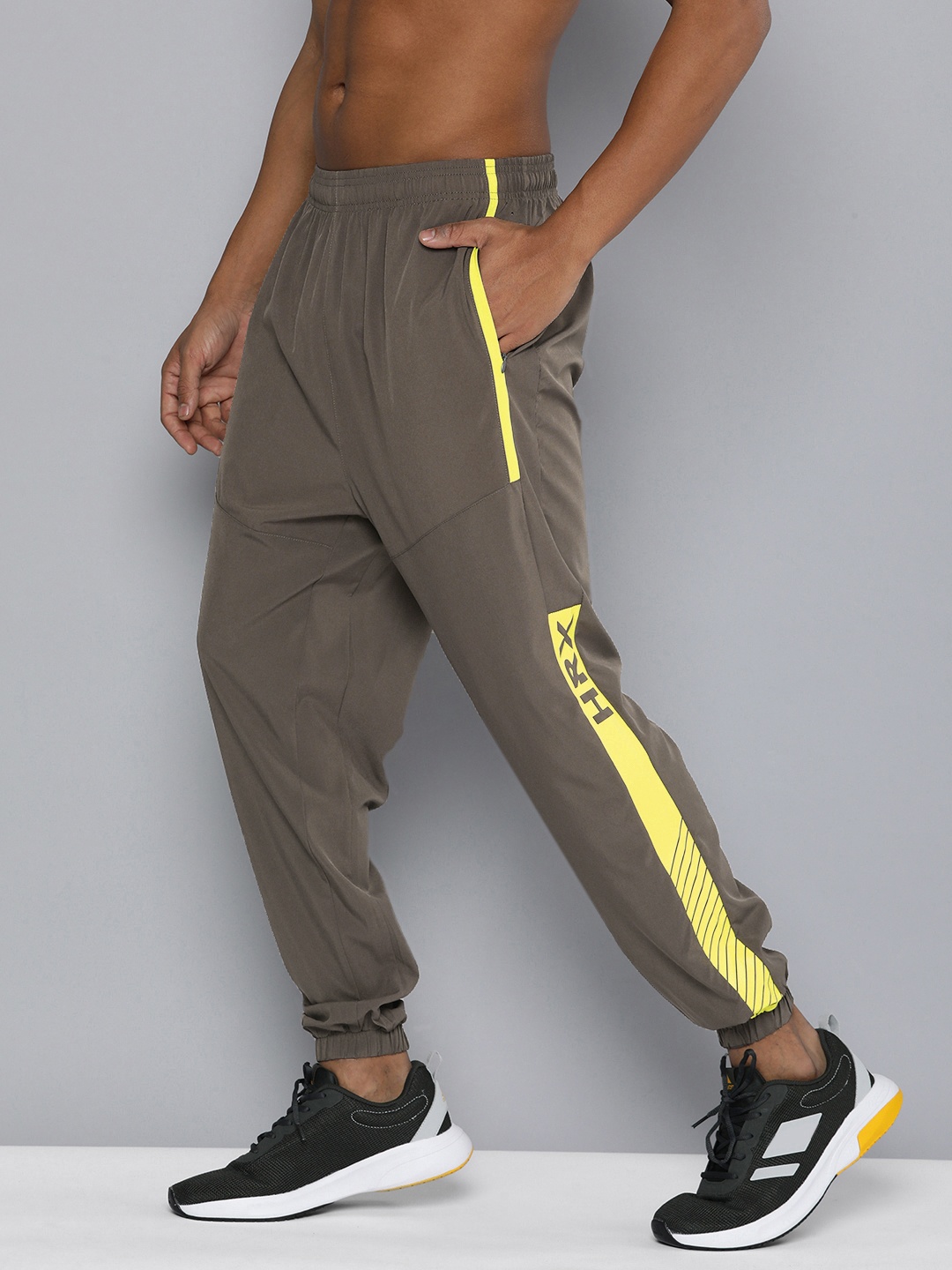 

HRX by Hrithik Roshan Men Printed Rapid-dry Training Joggers, Brown