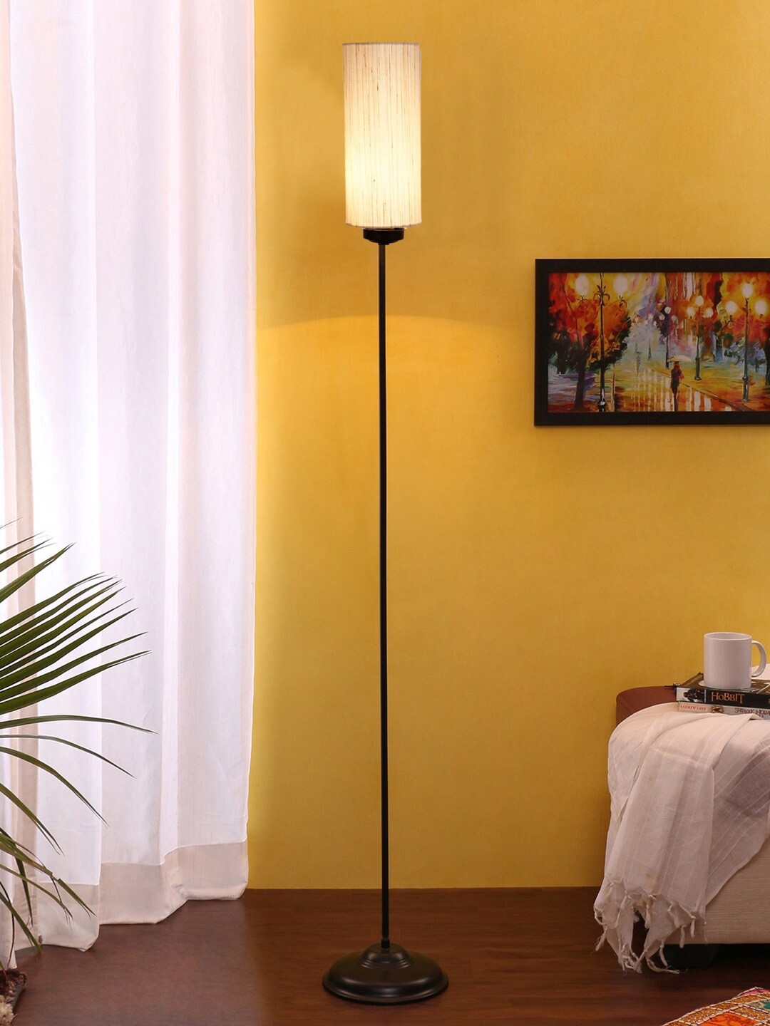 

Devansh Off-White & Black Thin Iron Floor Lamp With Cylindrical Cotton Shade