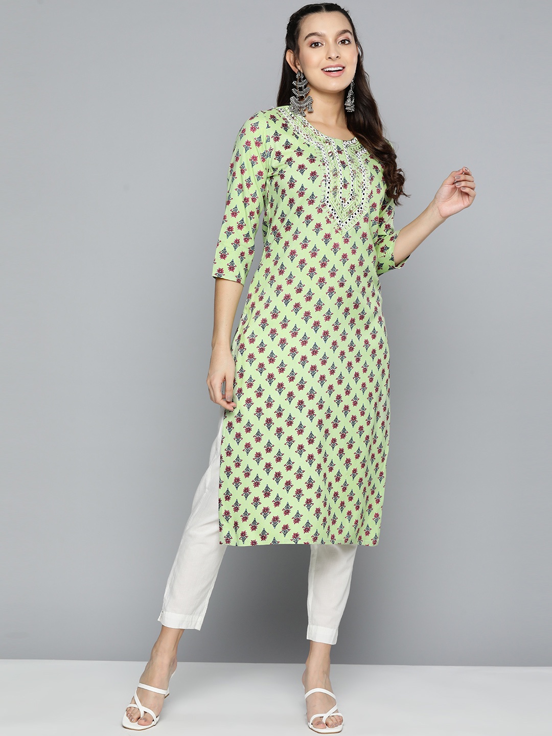 

HERE&NOW Ethnic Motifs Printed Mirror Work Detailed Straight Kurta, Green