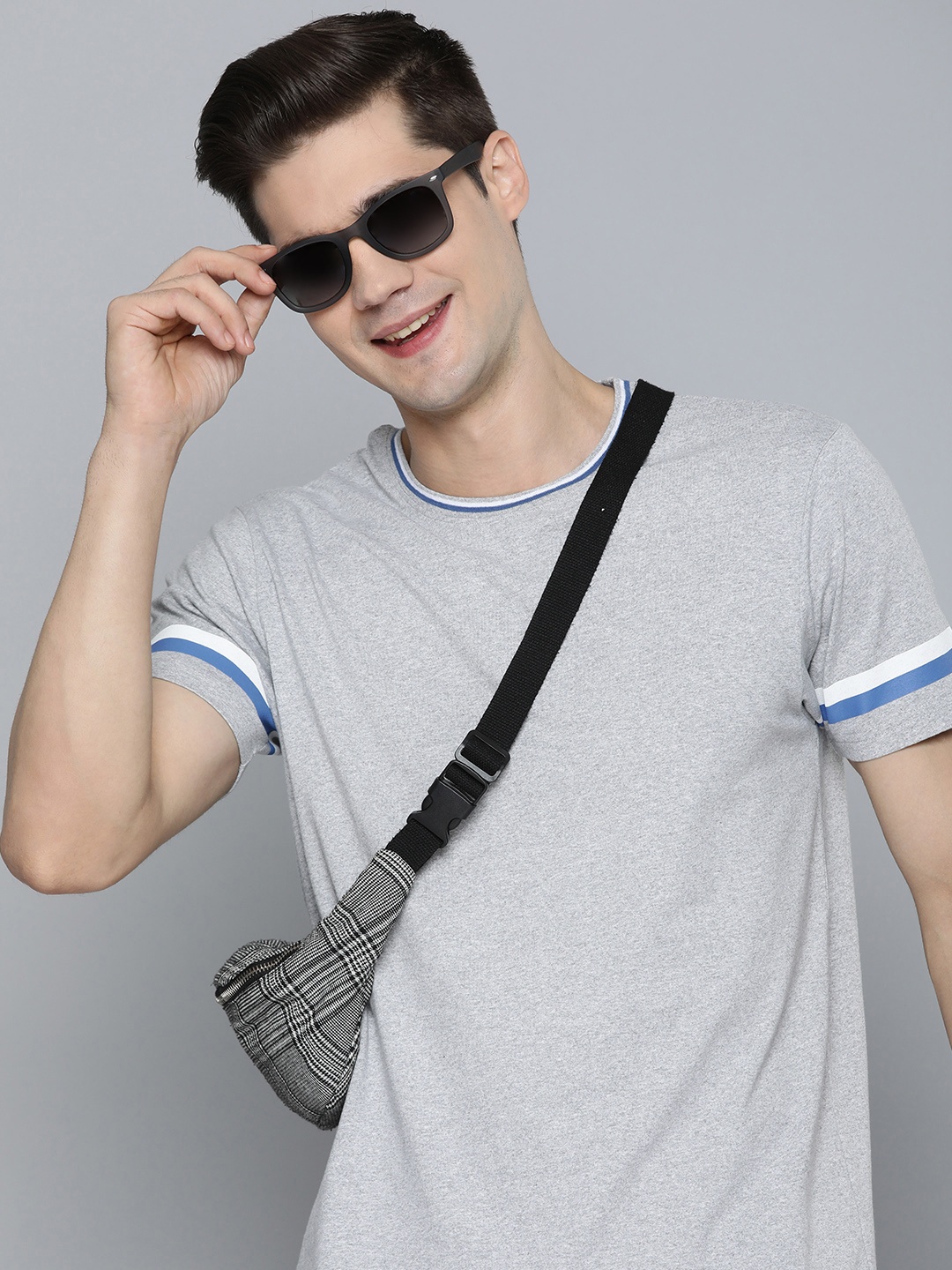 

HERE&NOW Men Round Neck Solid T-shirt With Stripe Detailing On Sleeves, Grey melange