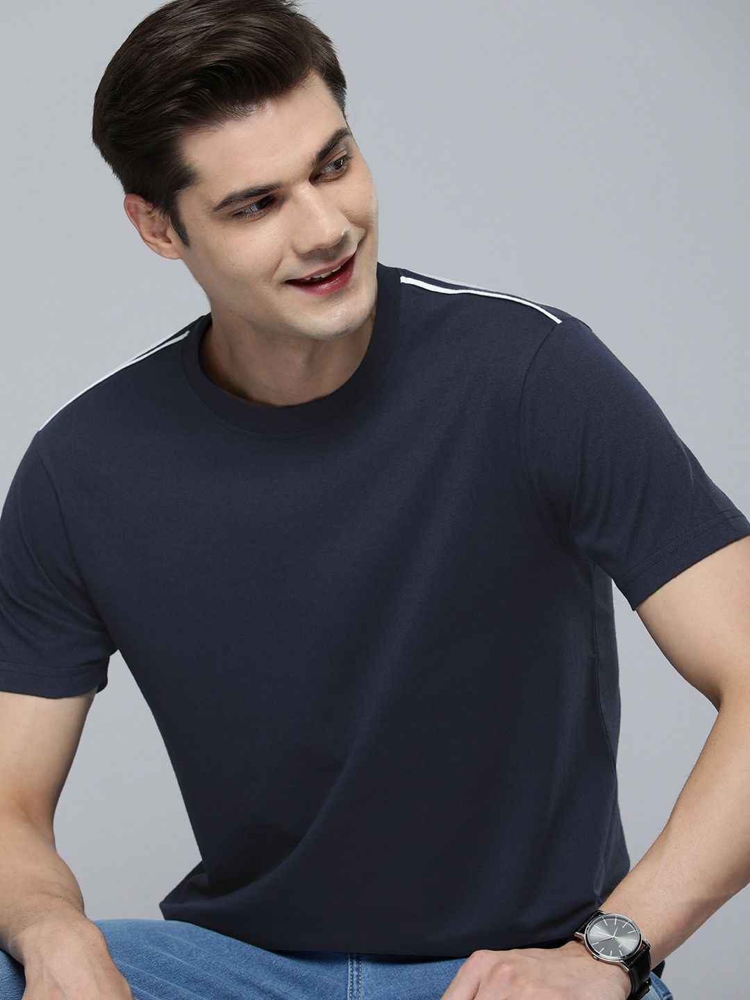 

HERE&NOW Men Solid T-shirt With Striped Detailing, Navy blue