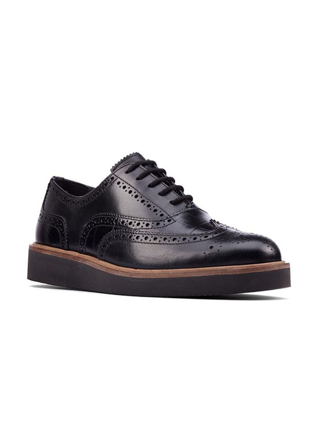 

Clarks Women Perforated Lightweight Leather Brogues, Black