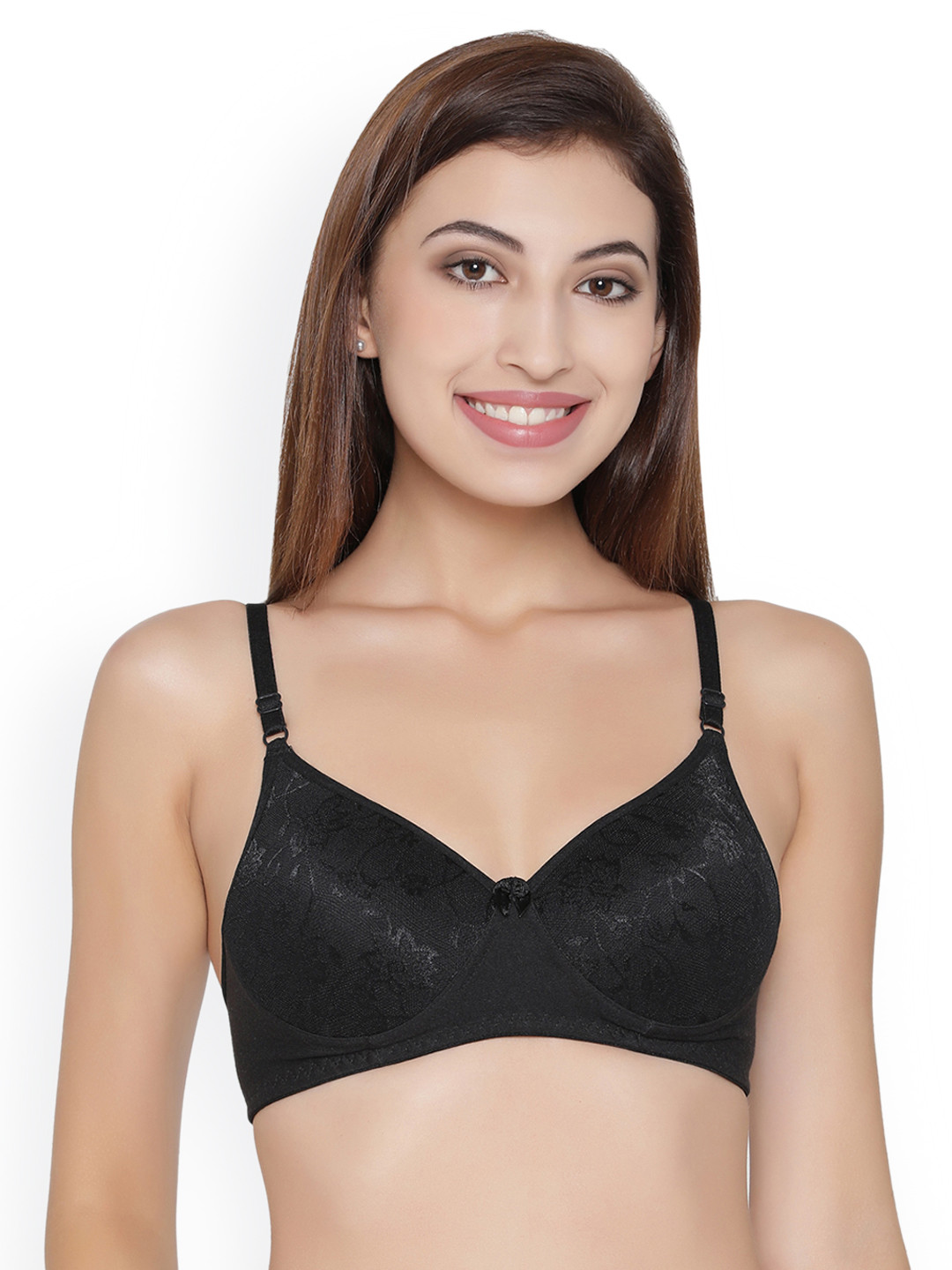 

Clovia Black Solid Non-Wired Lightly Padded Everyday Bra BR1033P1340C