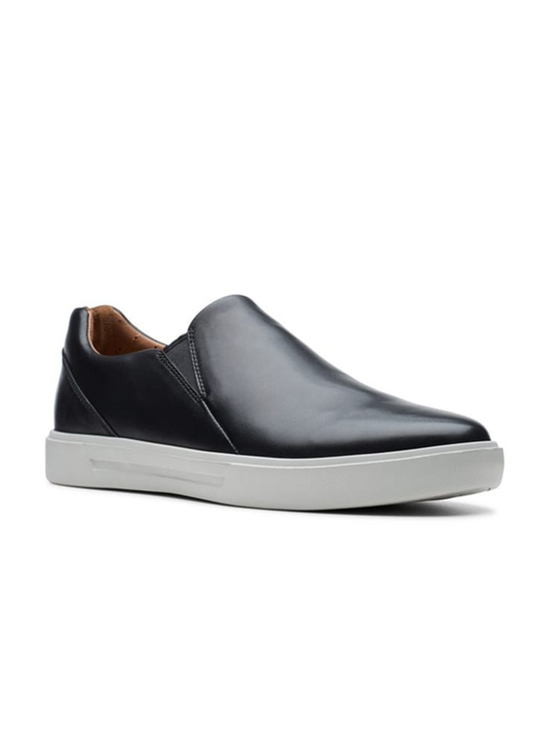 

Clarks Men Leather Lightweight Slip-On Sneakers, Black