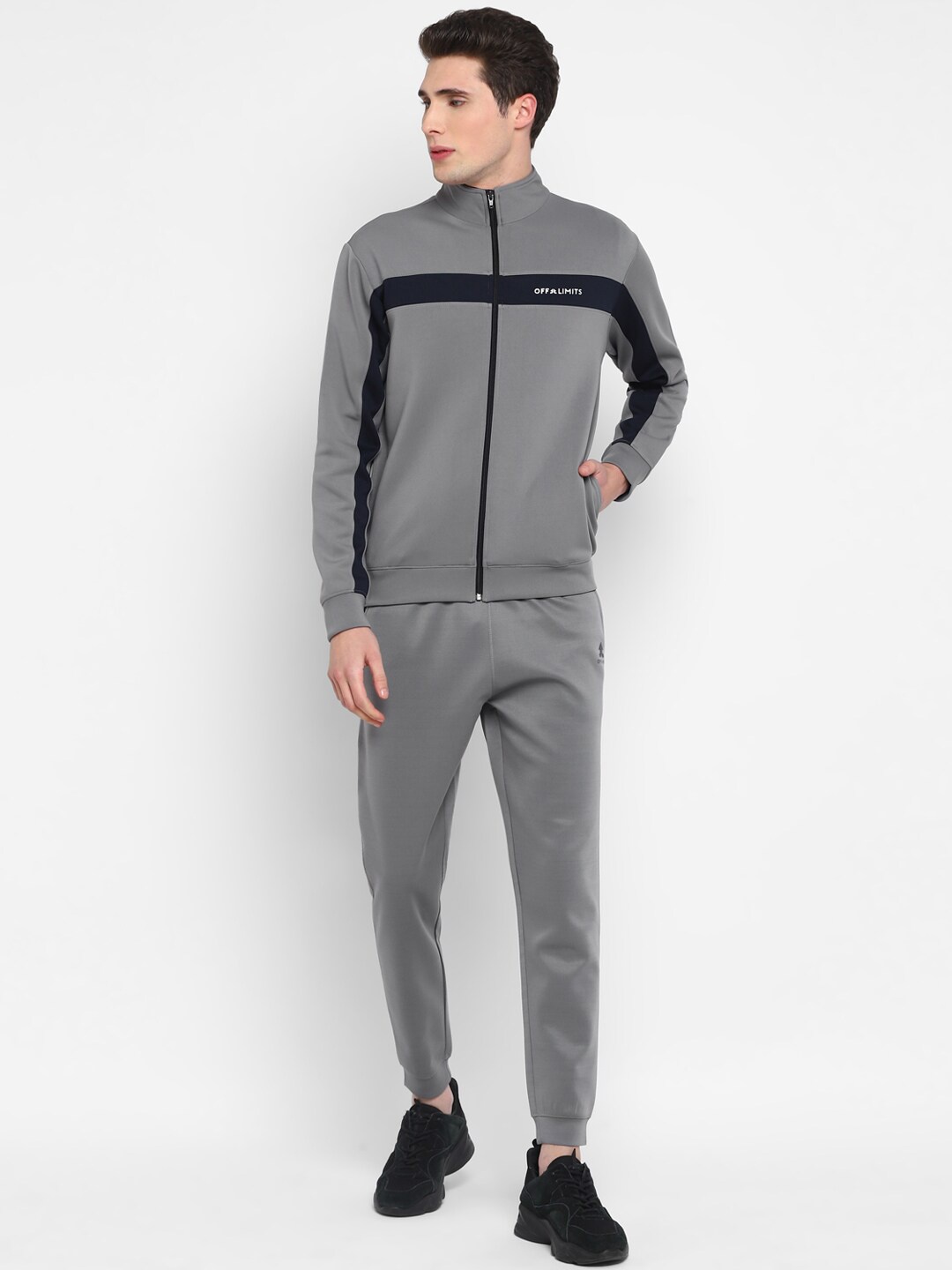 

OFF LIMITS Men Colorblocked Tracksuit Set, Grey