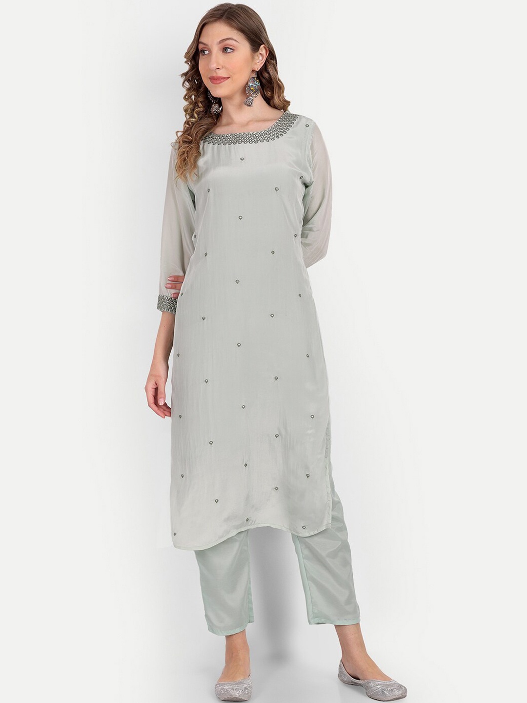 

NH KAPDEWALA Women Ethnic Motifs Embroidered Mirror Work Kurta with Trousers, Grey
