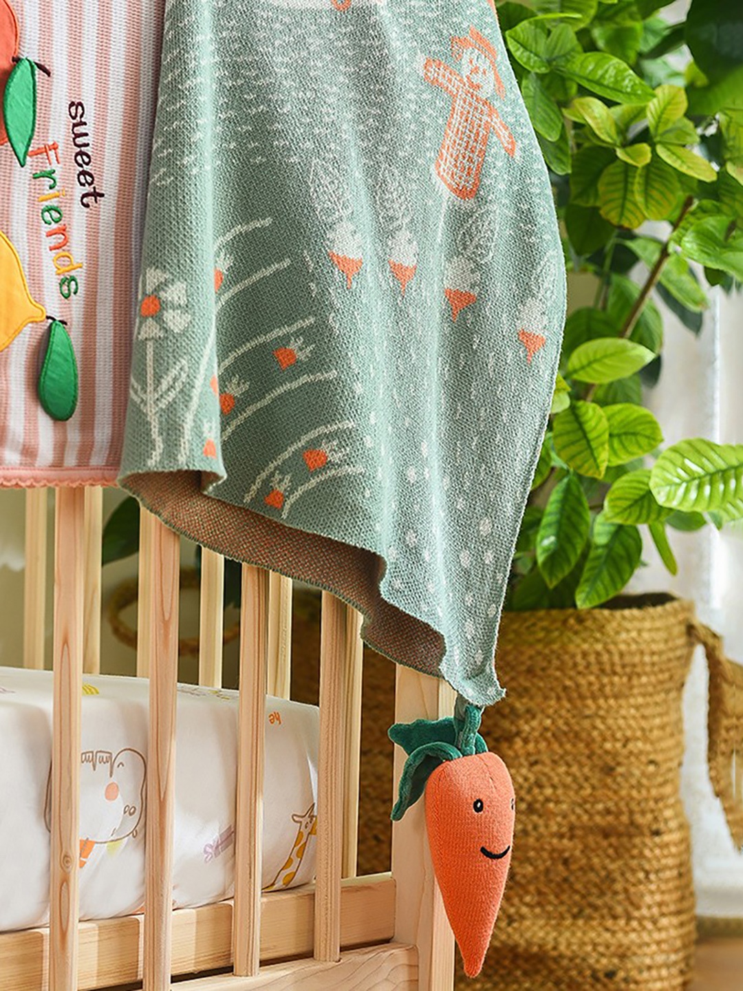 

MiArcus Kids Green & Orange Printed Mild Winter 300 GSM Cotton Single Bed Blanket