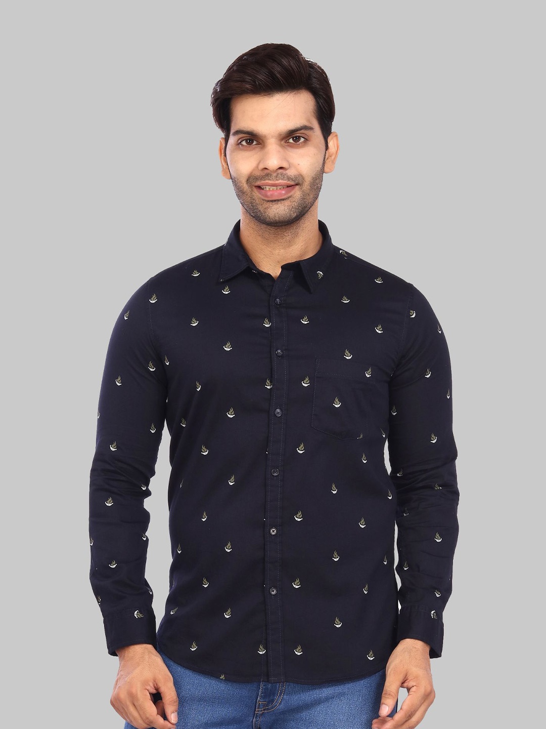 

ROCKING SWAMY Men Slim Fit Conversational Printed Casual Shirt, Black