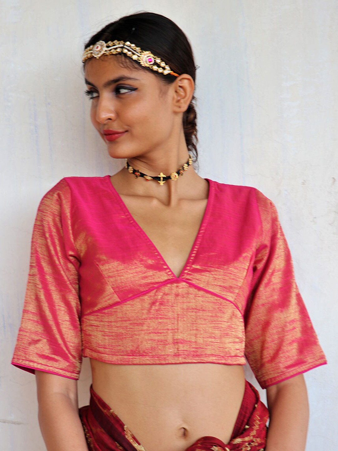 

Chidiyaa Women Two-Toned V-Neck Cotton Saree Blouse, Red