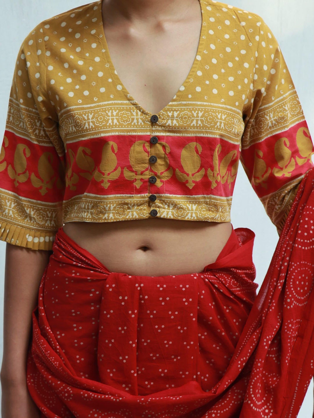 

Chidiyaa Printed V-Neck Cotton Saree Blouse, Yellow