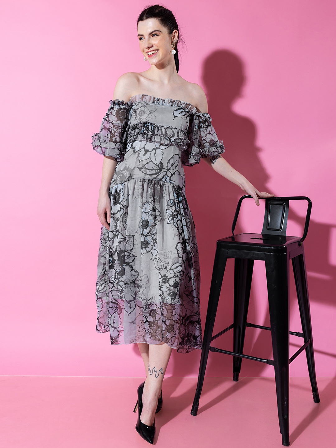 

Stylecast X Hersheinbox Floral Print Off-Shoulder Georgette Midi Dress, Grey