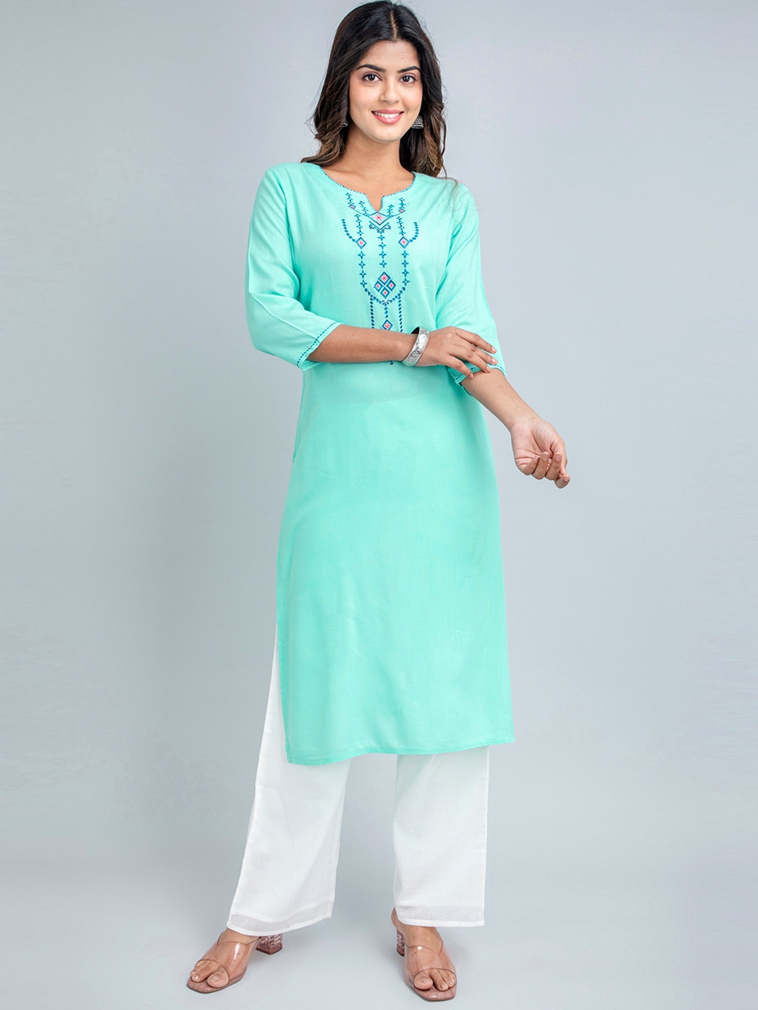 

fabGLOBAL Yoke Design Thread Work Kurta, Green