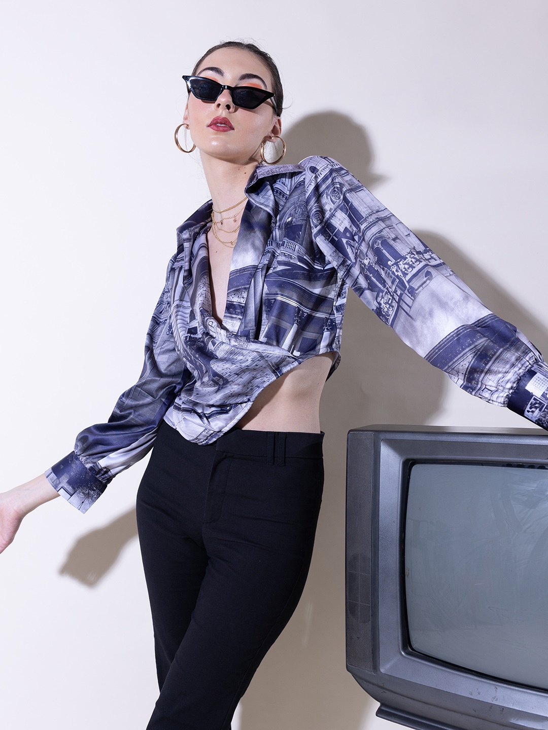 

Stylecast X Hersheinbox Printed Shirt Style Crop Top, Multi