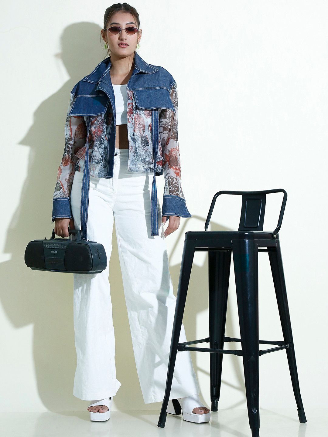 

Stylecast X Hersheinbox Floral Printed Crop Denim Jacket, Blue