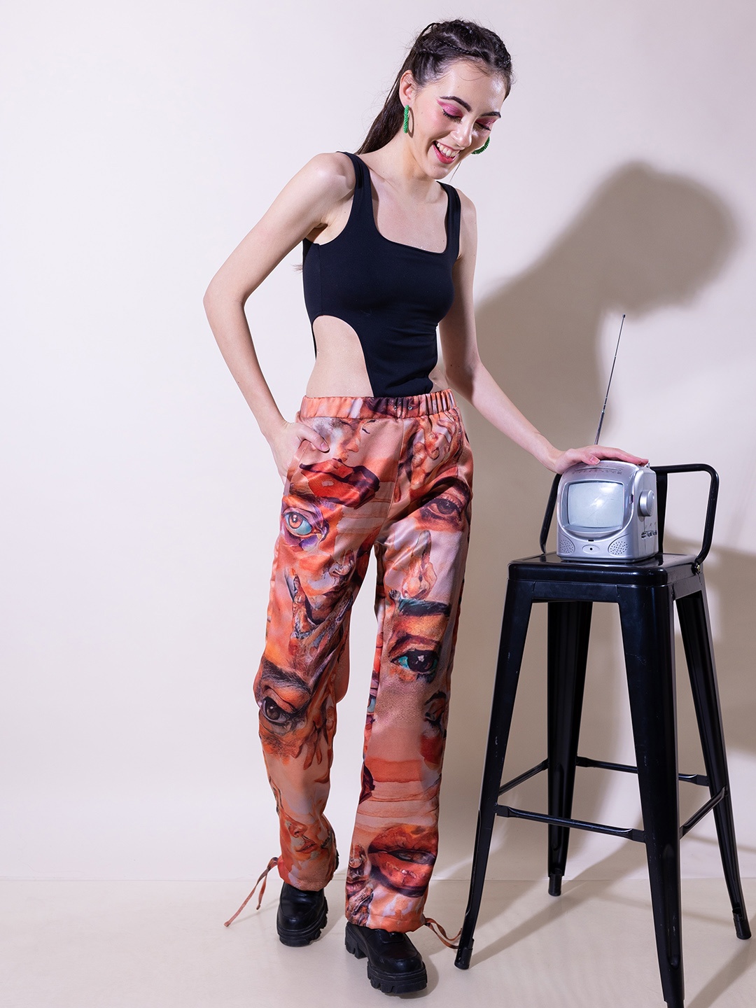 

Stylecast X Hersheinbox Women Graphic Printed High-Rise Pleated Trousers, Rust