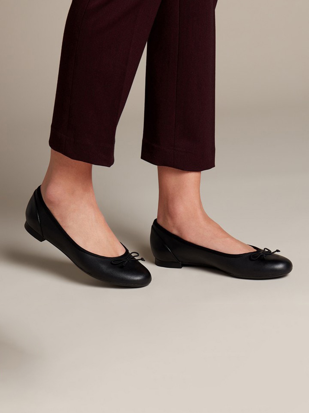 

Clarks Bow Embellished Leather Ballerinas, Black