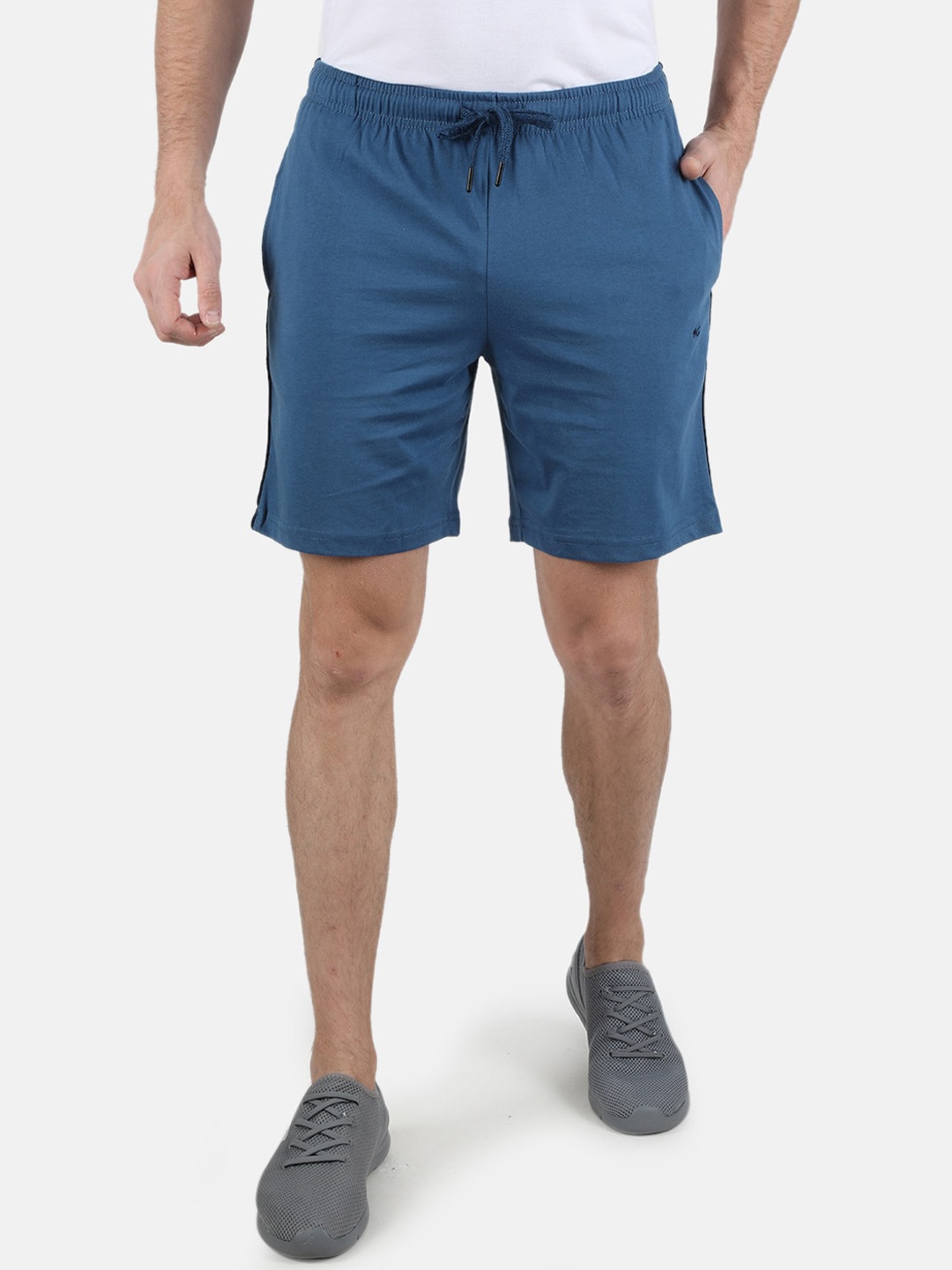

Monte Carlo Men Cotton Mid-Rise Shorts, Blue