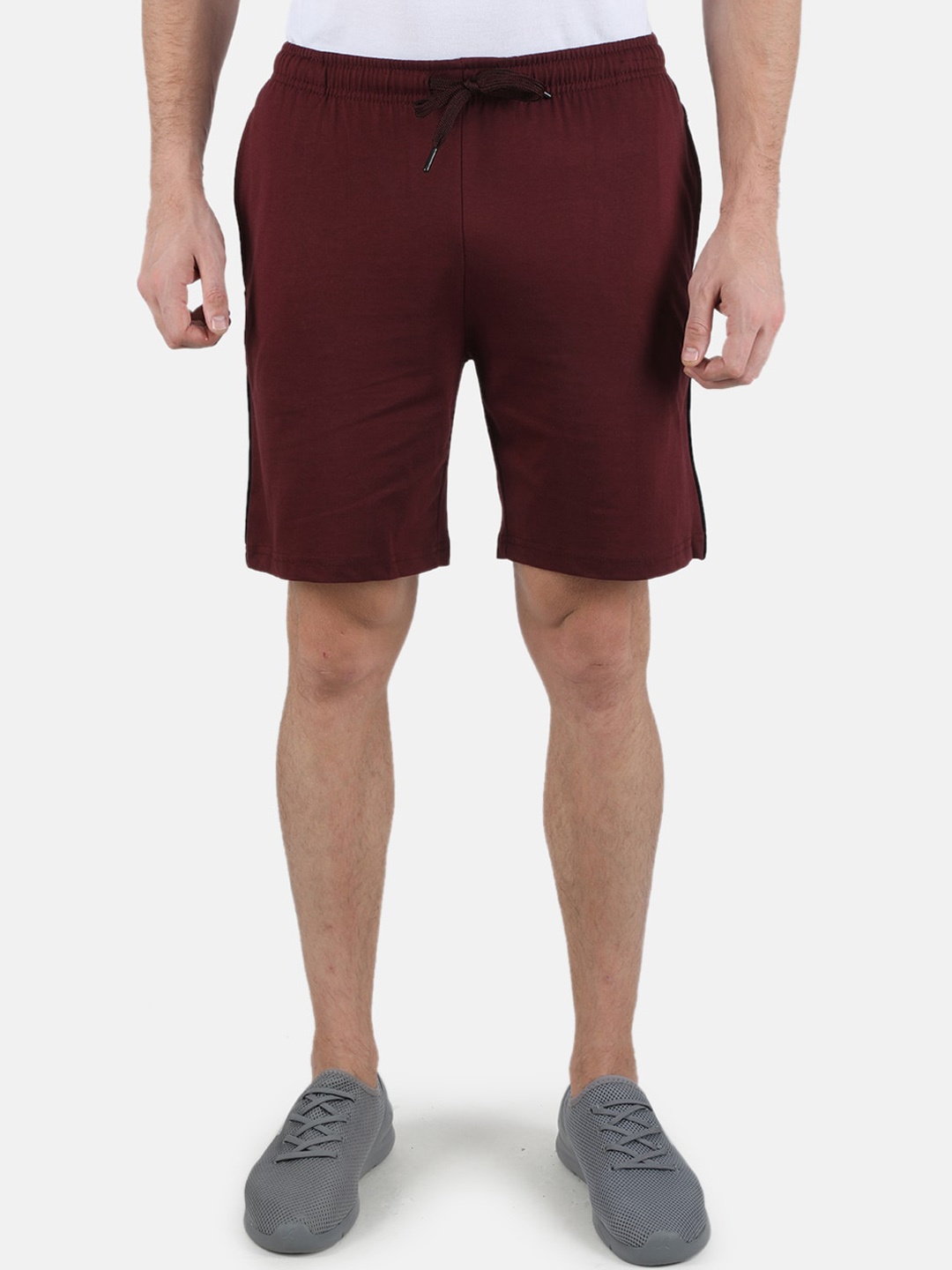 

Monte Carlo Men Cotton Mid-Rise Shorts, Maroon