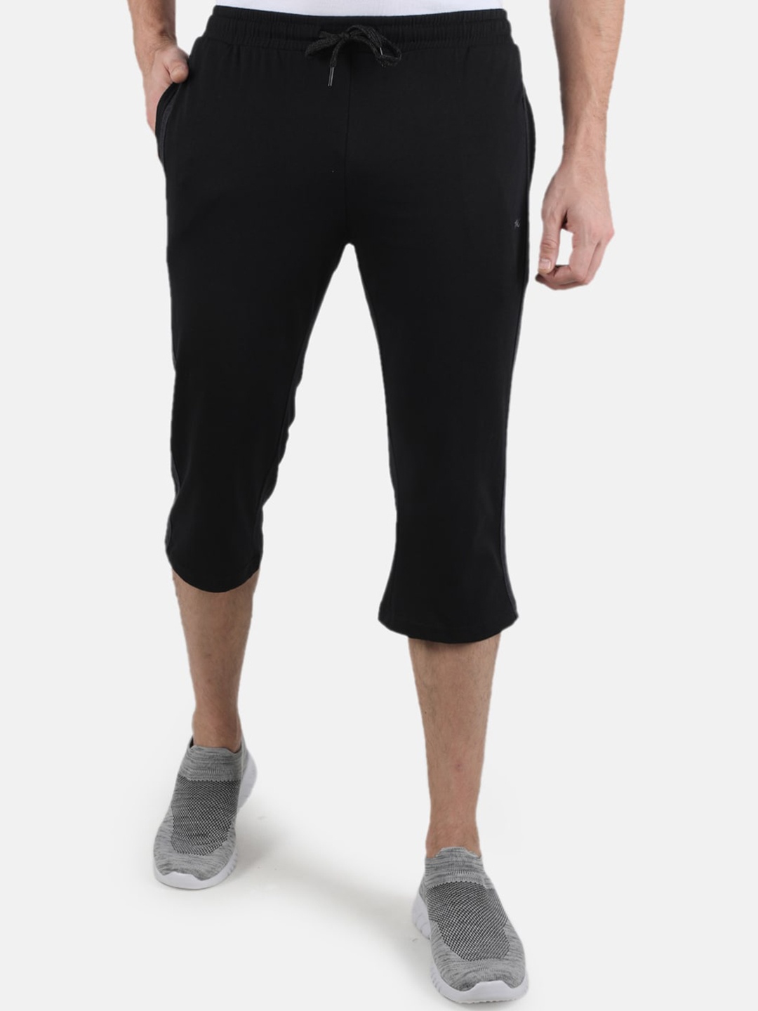 

Monte Carlo Men Cotton Regular-Fit Shorts, Black