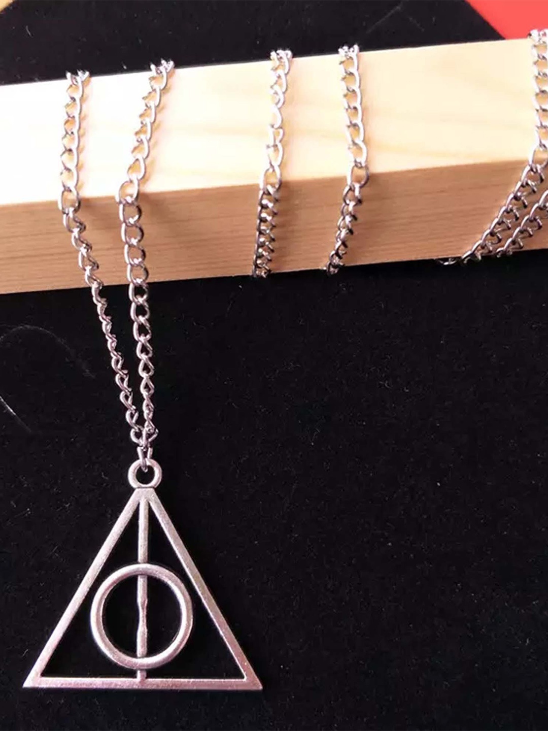 

Pinapes Rose Gold-Plated Illuminate Necklace
