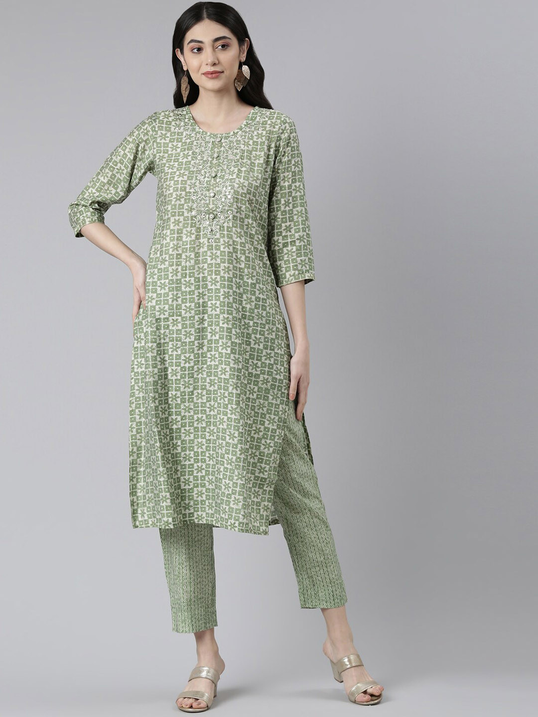 

Neerus Women Floral Printed Mirror Work Kurta With Trousers, Green