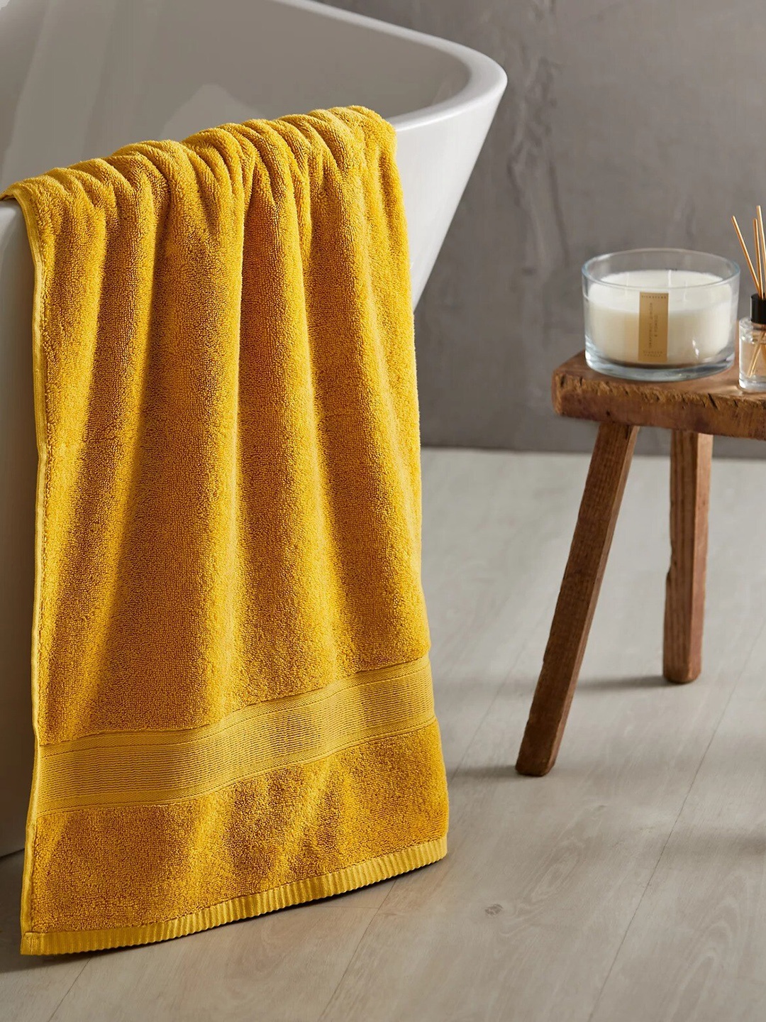 

Marks & Spencer Yellow 600 GSM Super Soft Pure Cotton Bath Towel