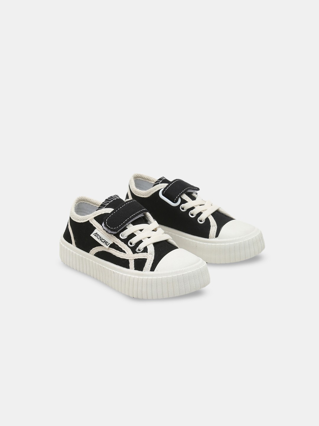 

Hopscotch Boys Colourblocked Sneakers, Black