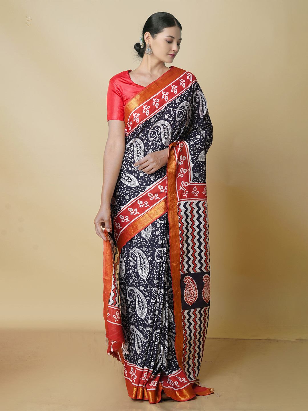 

Unnati Silks Ethnic Motifs Zari Pure Silk Chanderi Saree, Black