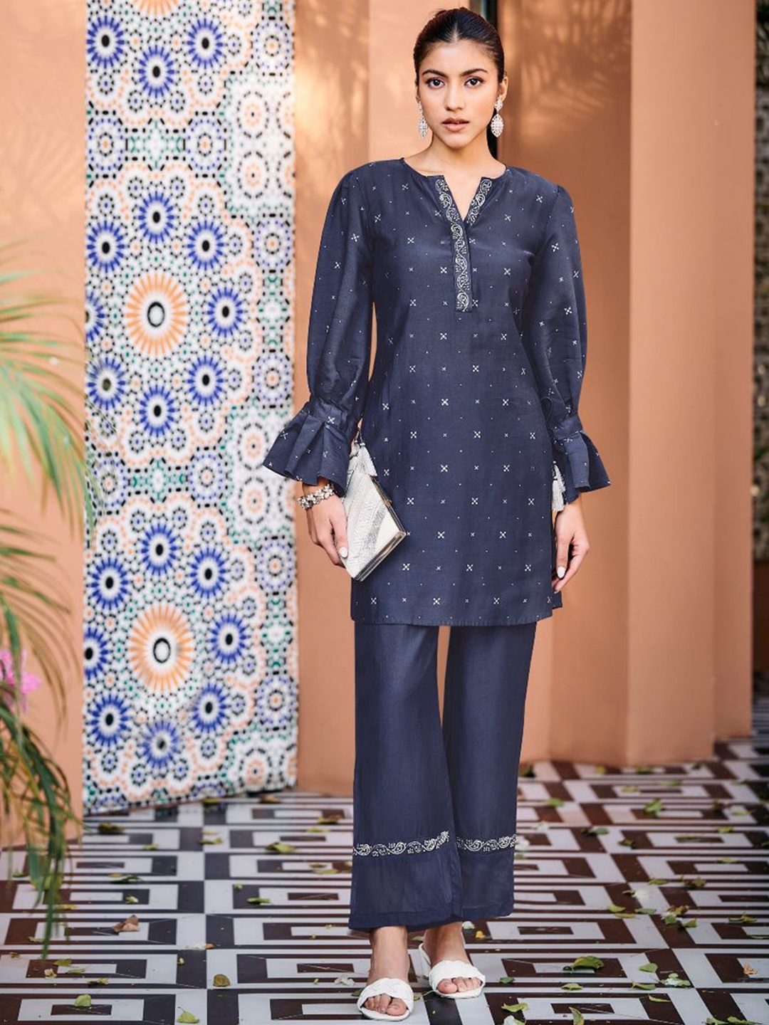 

AUTUMN LANE Women Geometric Embroidered Kurti With Trousers, Navy blue