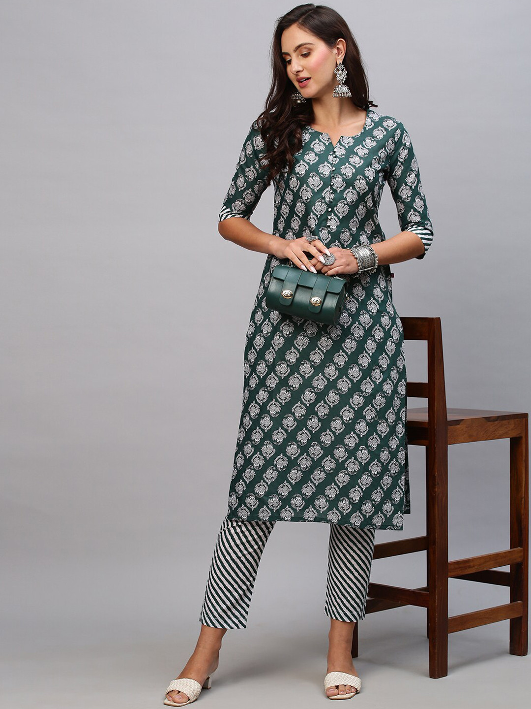 

KALINI Women Floral Printed Kurta With Trousers, Green