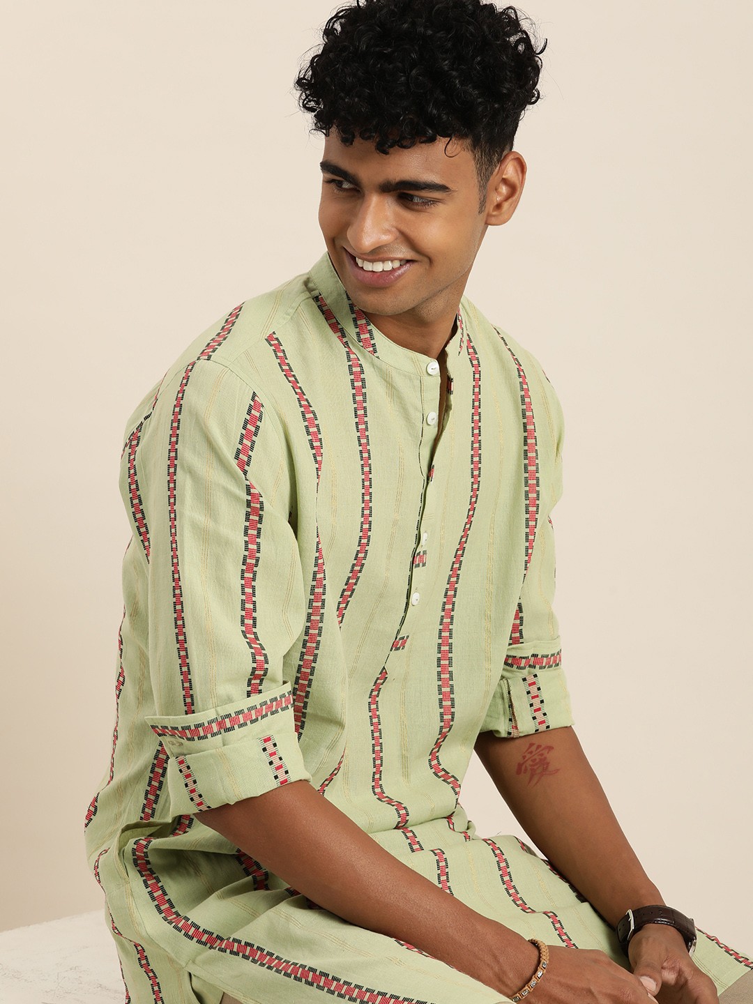 

Taavi Geometric Embroidered Woven Legacy Kurta, Green