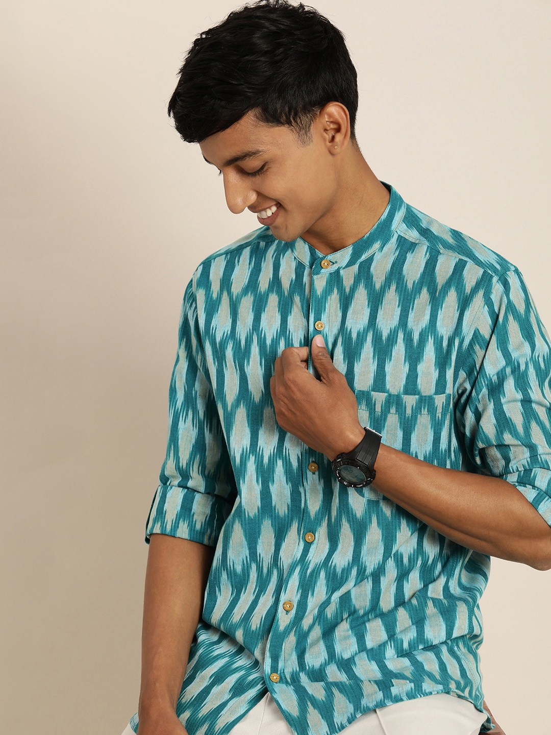 

Taavi Men Ikat Opaque Printed Casual Shirt, Blue
