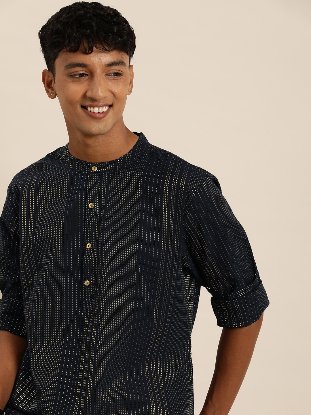 

Taavi Woven Festive Kurta, Black