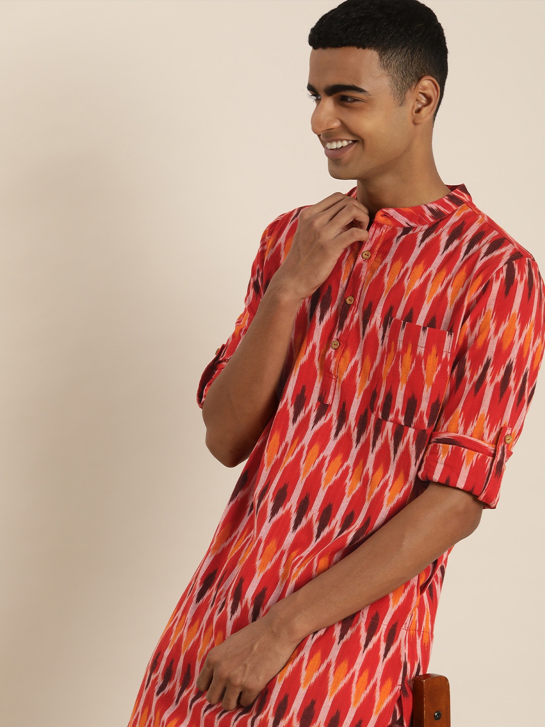 

Taavi Ikat Kurta with Trousers, Red