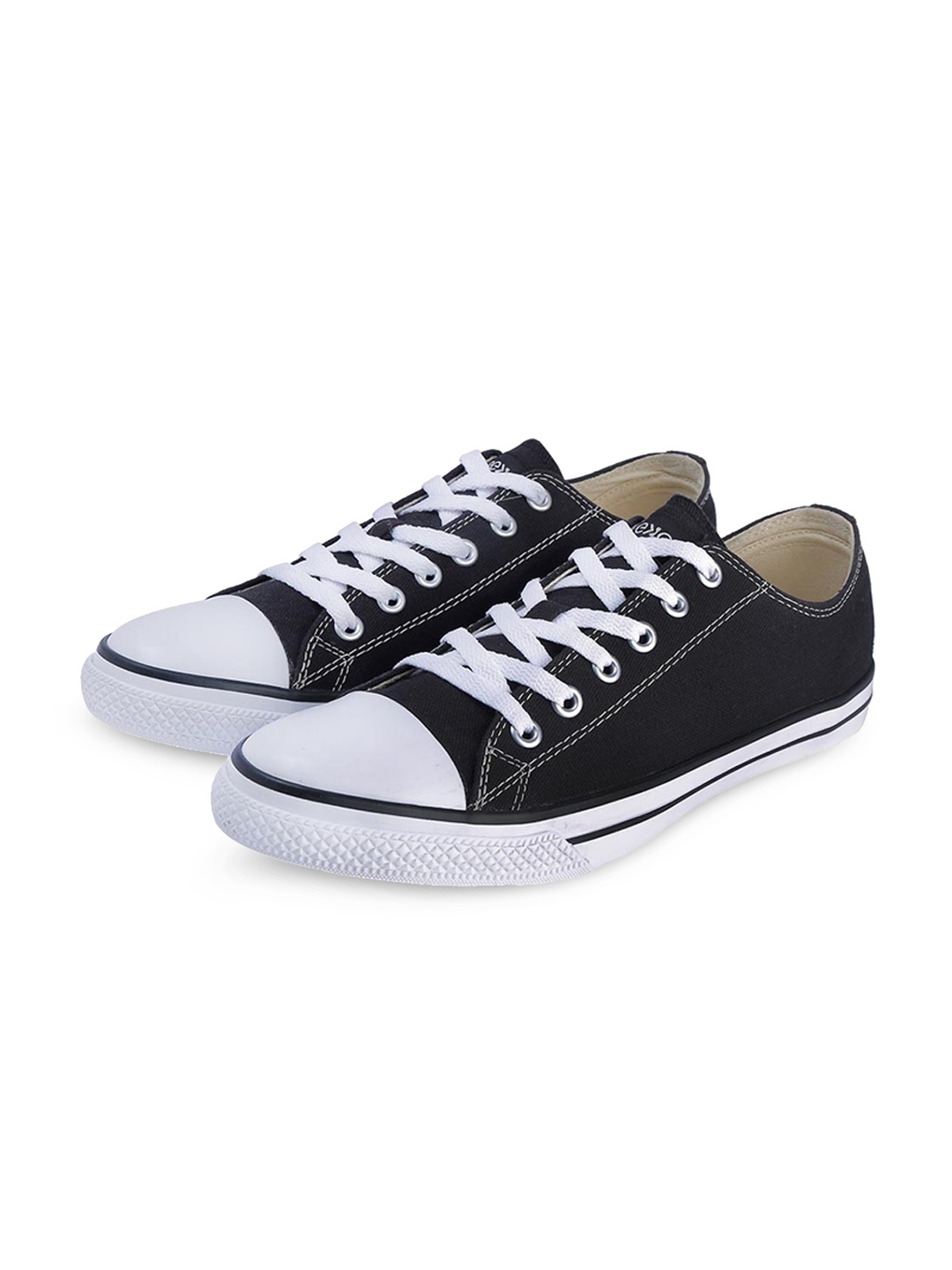 

Paragon Men Eeken Lightweight Canvas Sneakers, Black