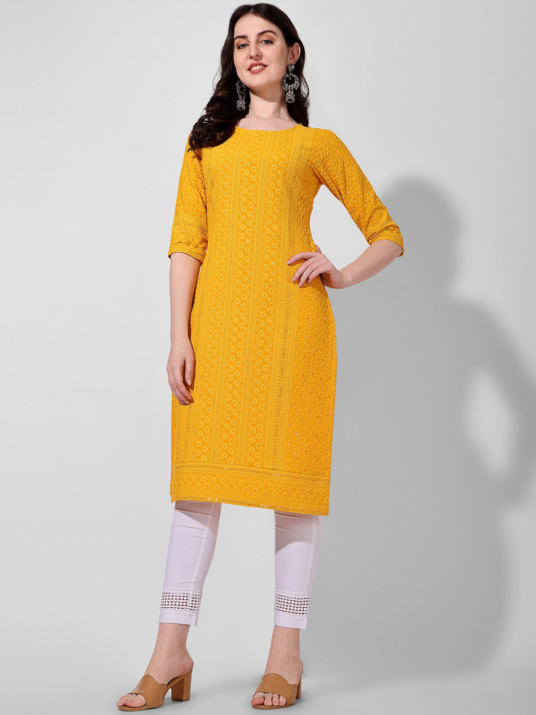 

Berrylicious Women Floral Embroidered Straight Kurta, Mustard