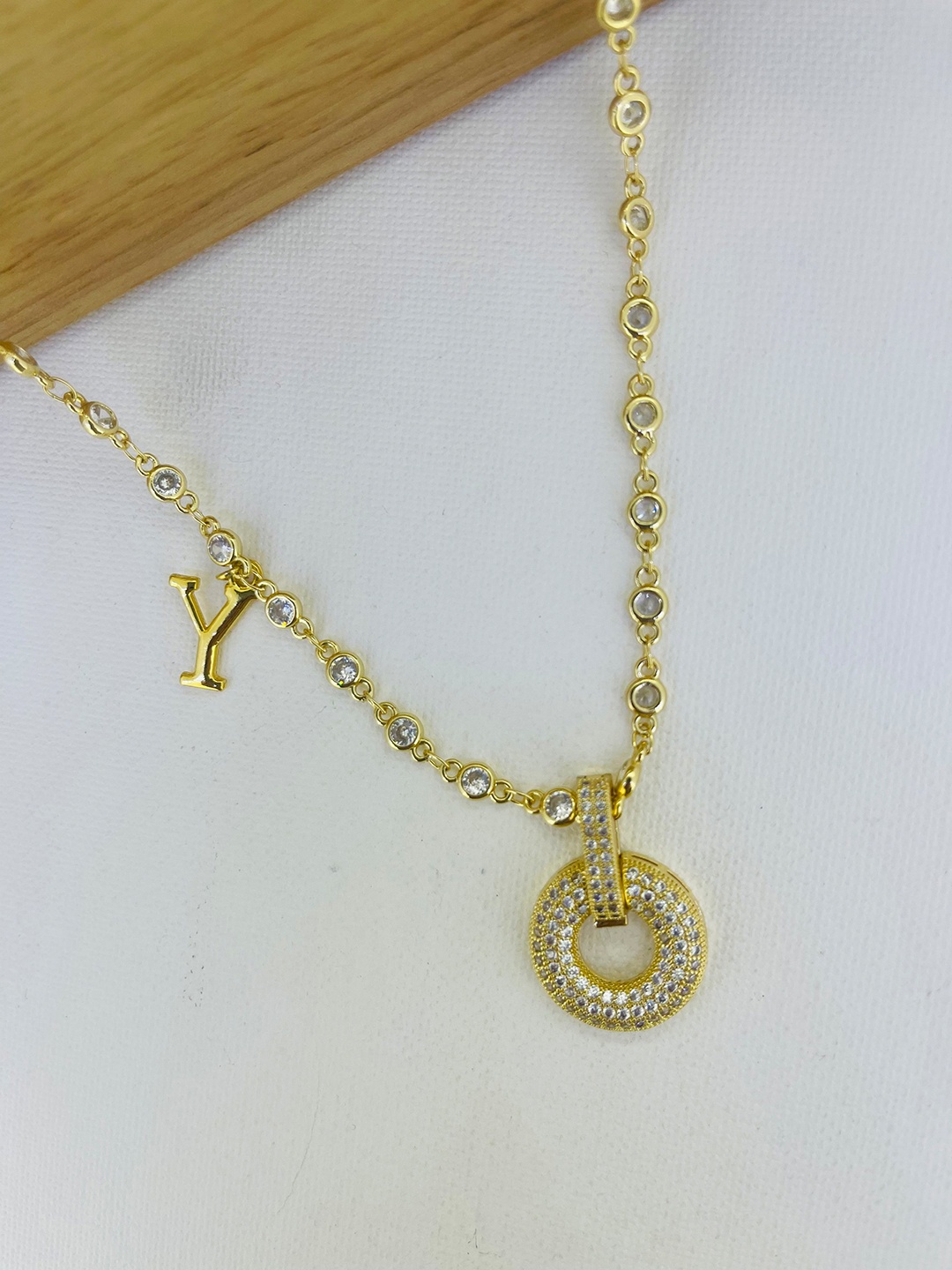 

CURIO COTTAGE Women Gold-Plated Chain, White