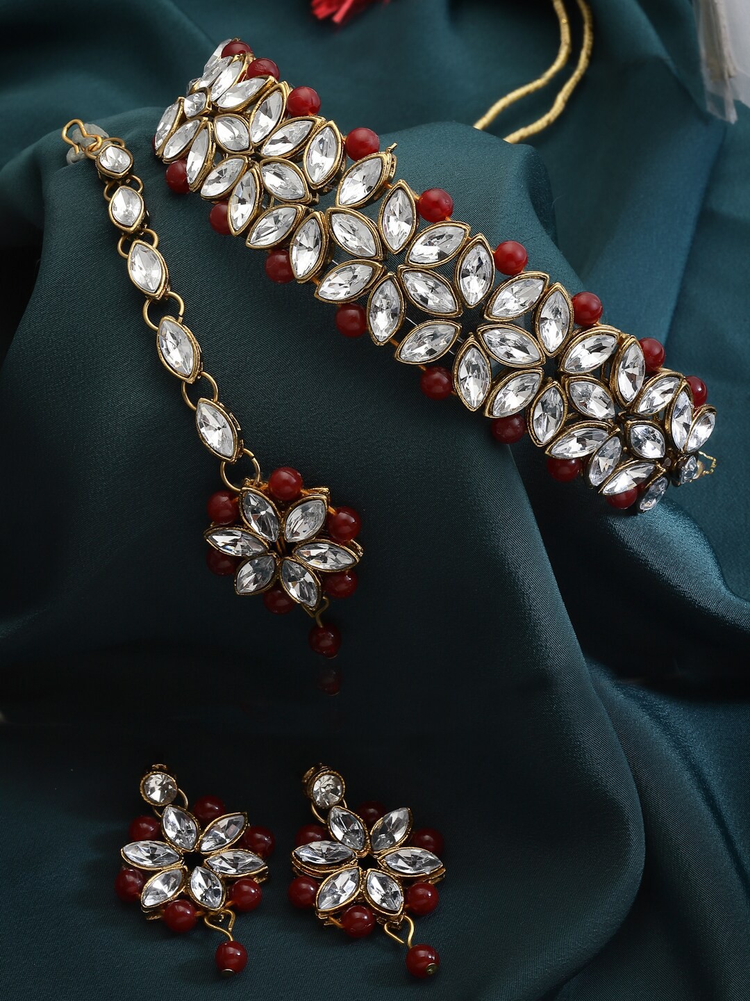 

PANASH Women Gold-Plated Kundan-Studded & Beaded Necklace and Earrings & With Maang Tika, Maroon