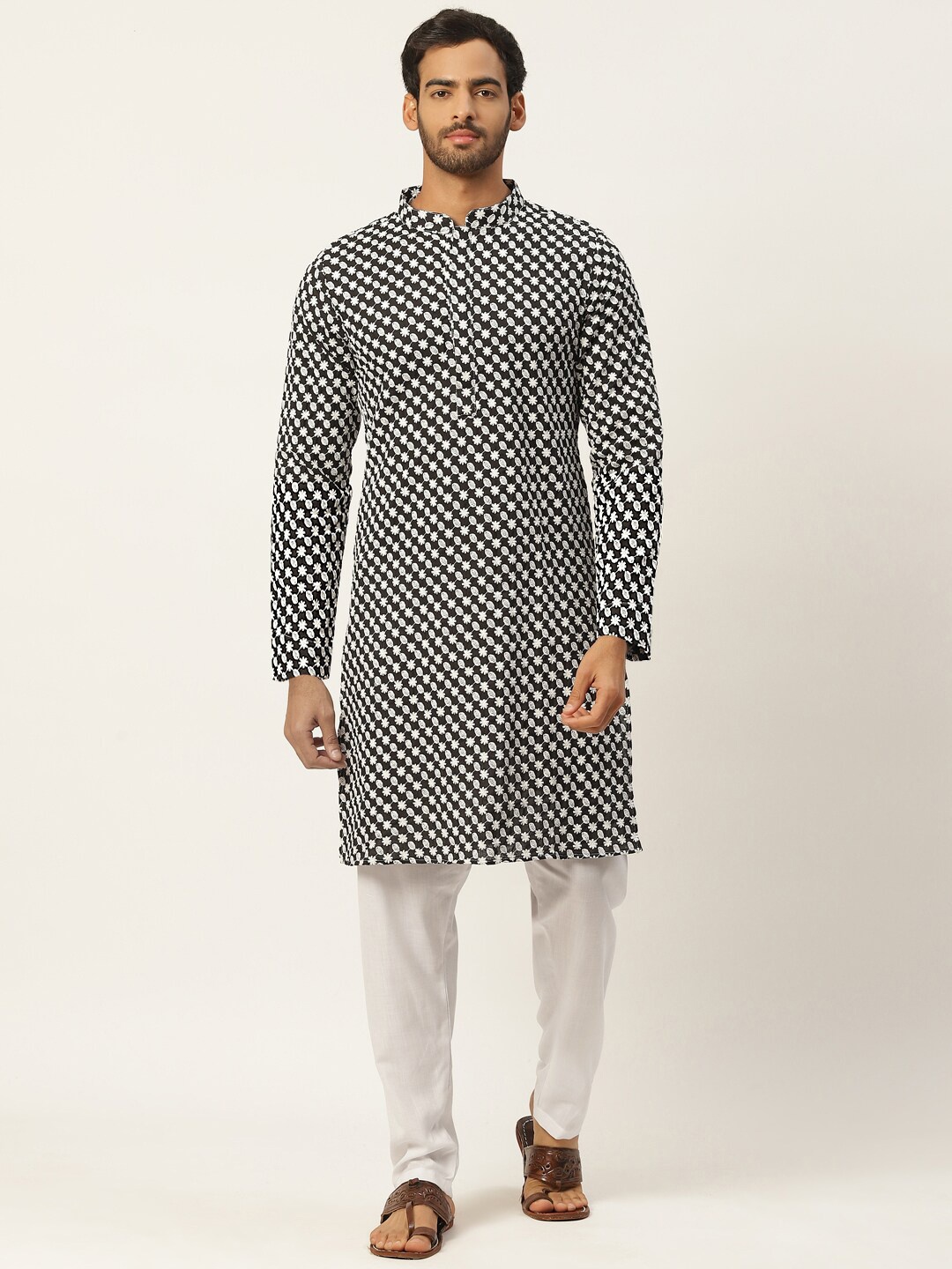

Molly & Michel Men Floral Embroidered Thread Work Pure Cotton Kurta, Black
