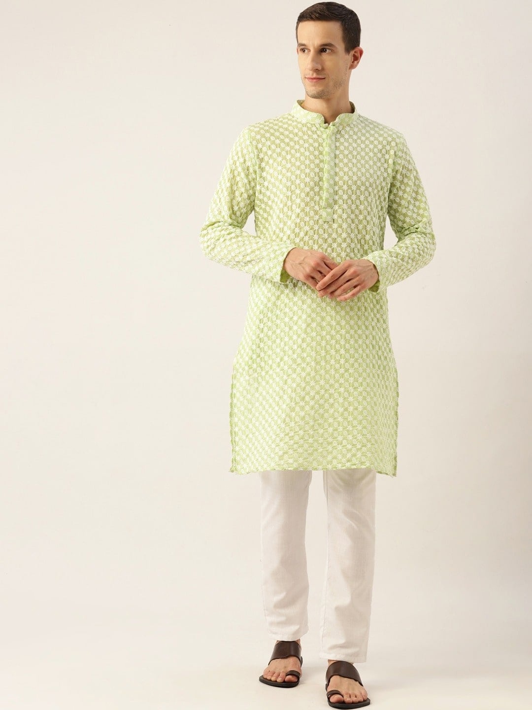 

Molly & Michel Men Floral Embroidered Thread Work Pure Cotton Kurta, Green