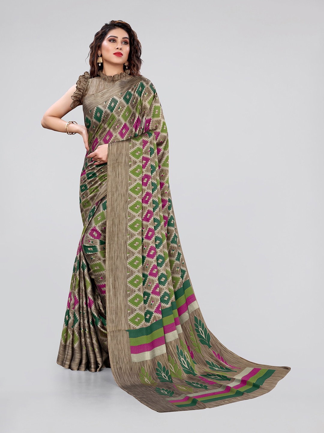 

MIRCHI FASHION Abstract Printed Saree, Green