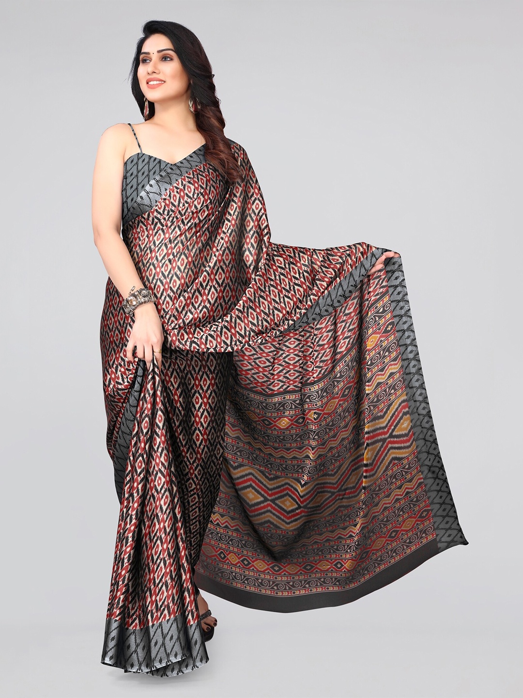 

MIRCHI FASHION Geometric Printed Ikat Saree, Beige