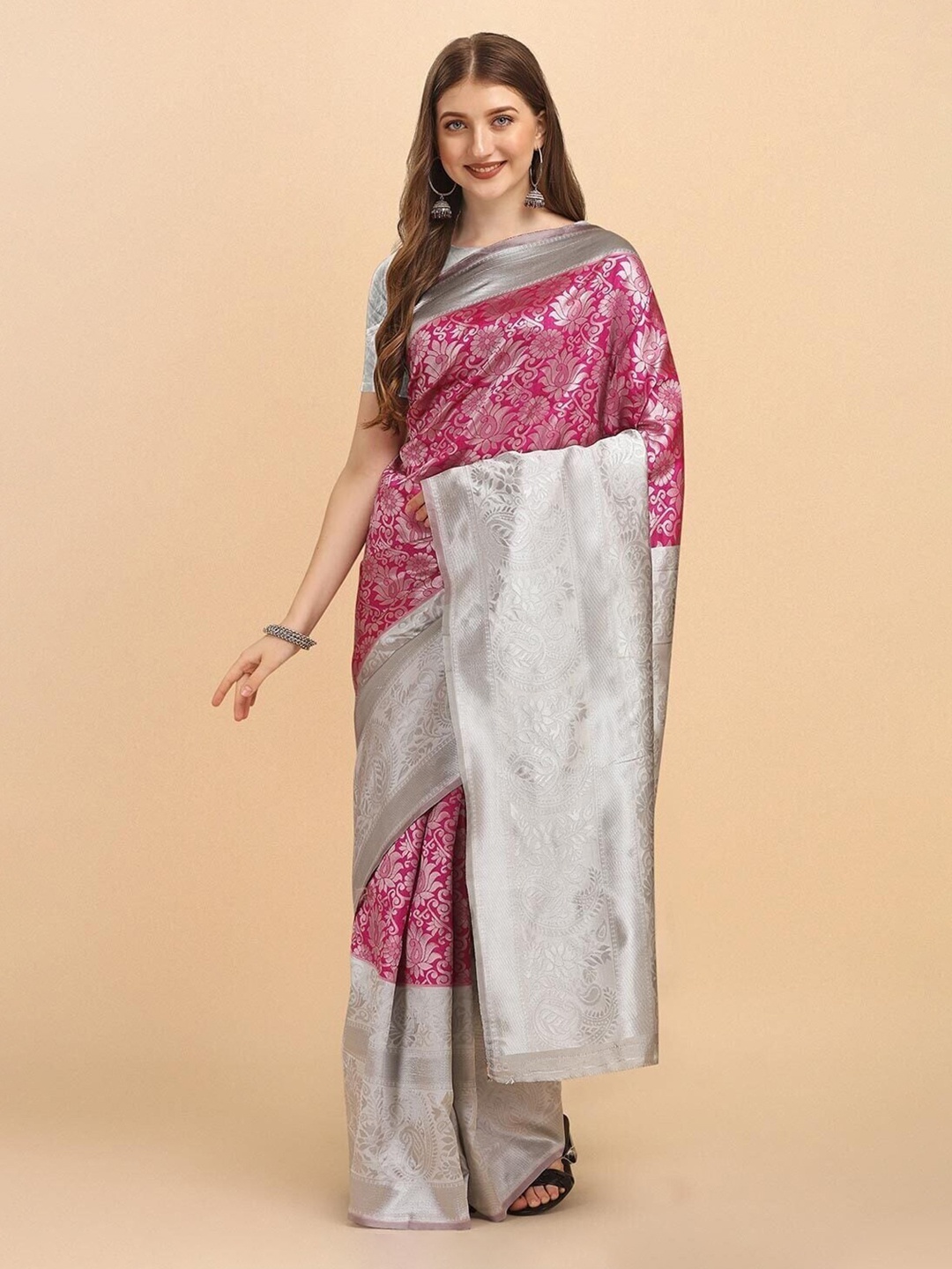 

Fashionuma Floral Motif Woven Design Saree, Pink