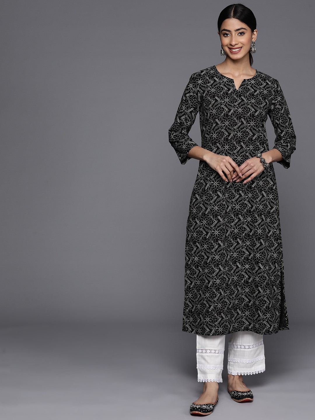 

Varanga Ethnic Motifs Printed Straight Kurta, Black